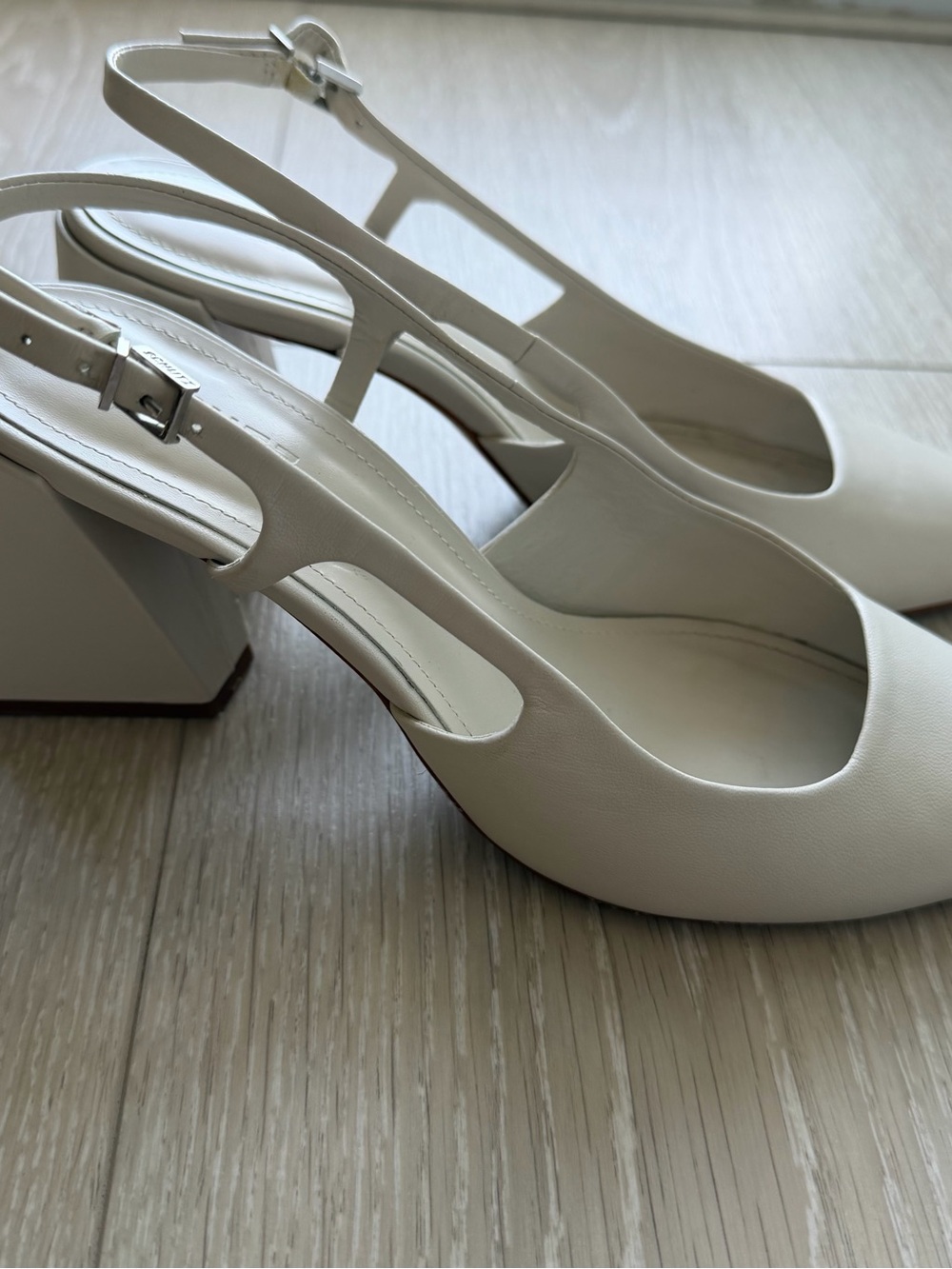 SCHUTZ Cream Slingback Block Heel Pumps